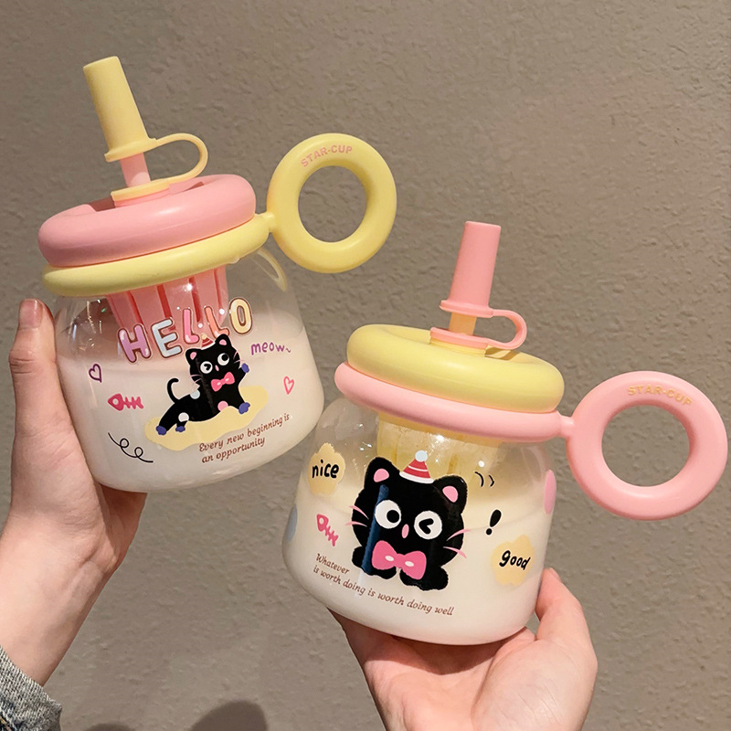 Large-bellied plastic cup 2025 new model large-capacity desktop straw cup for girls, cute tea-water separation portable water cup full figure