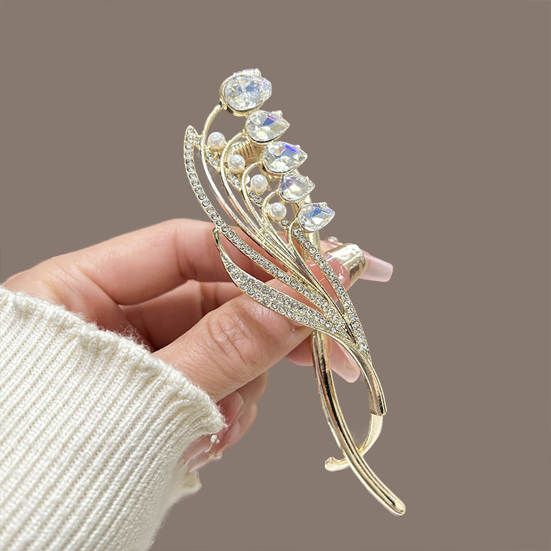 High-end lily of the valley twist clip, niche one-line clip, updo hairpin, frog buckle, and female headwear at the back of the head full figure