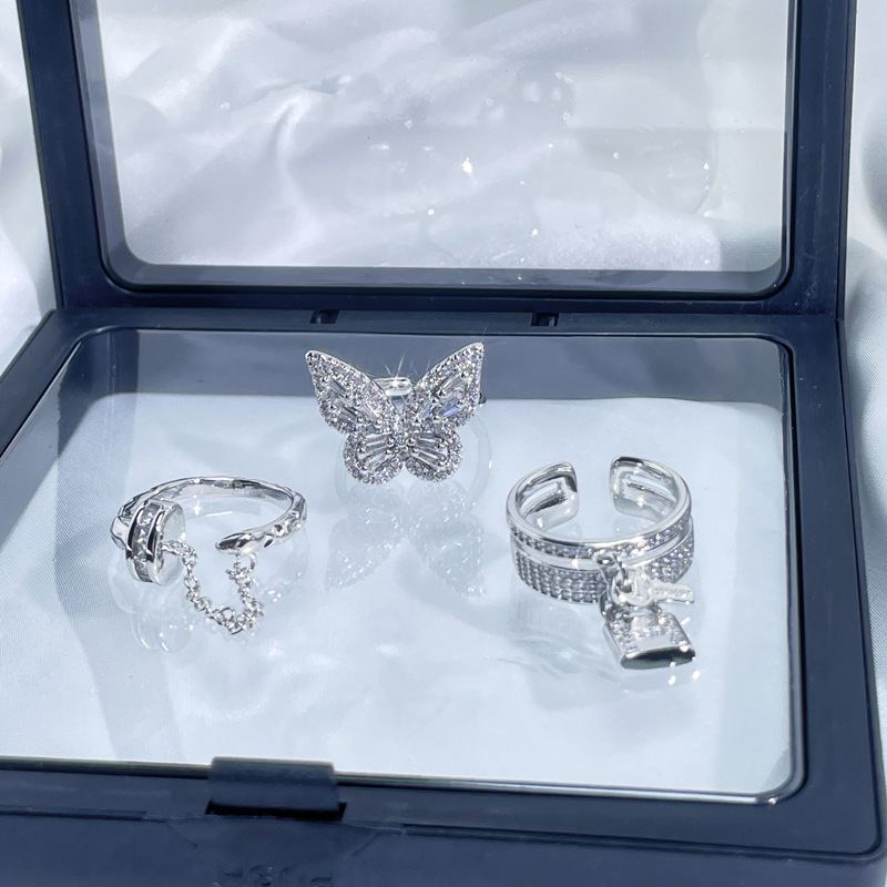 A French fashion and elegant ring for women, with a butterfly micro-inlay opening ring, irregular, sweet, cool, high-end and light luxury index ring Application Scenario