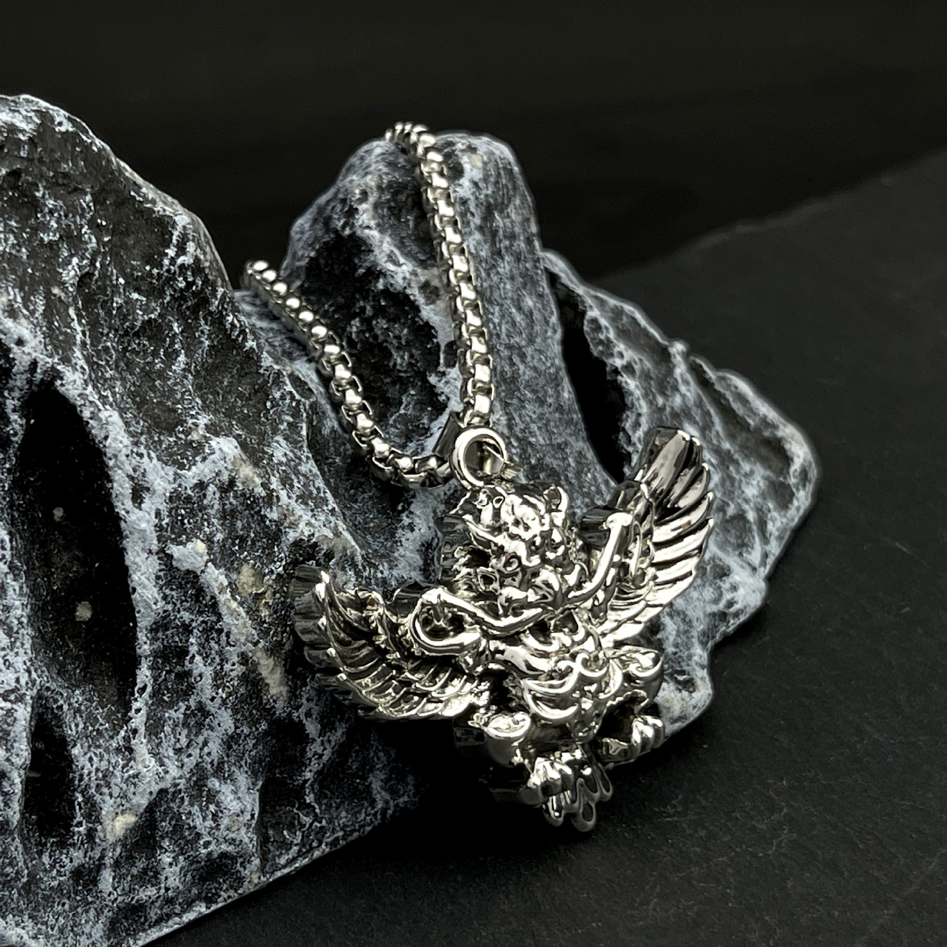 New retro auspicious beast golden-winged Great Peng titanium steel necklace, niche hip-hop alloy Great Peng Spreading wings pendant wholesale details Picture