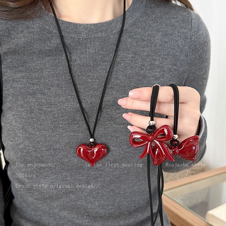 Ankela Red Bow Necklace for Women 2024 New style, with a unique and sweet design sense, versatile and personalized sweater chain full figure