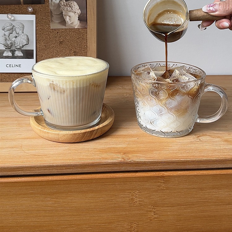 Simple striped milk cup with handle, Ins-style retro iced coffee cup, breakfast oat juice cup details Picture
