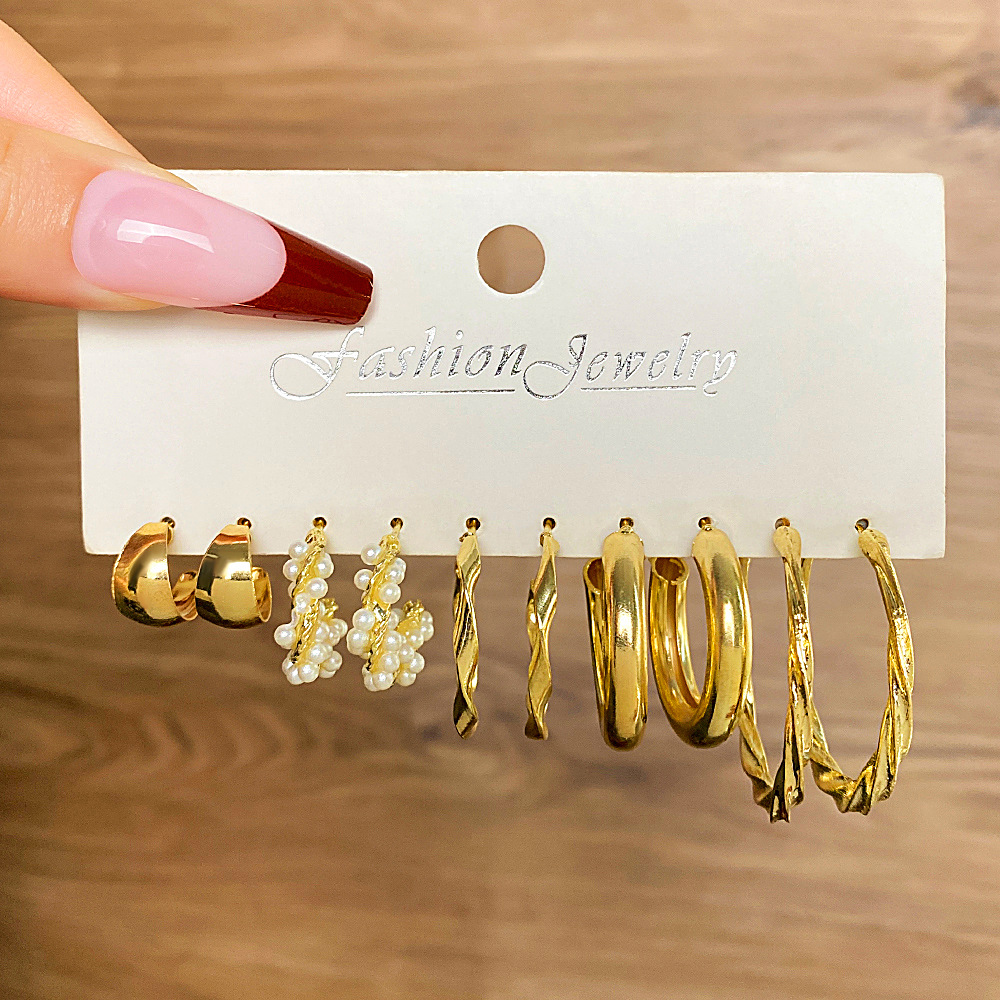 A 6-piece set of retro card-shaped earrings with metal circle chains from the Korean jewelry world, a fashionable pearl butterfly oil drop stud set Specification drawing