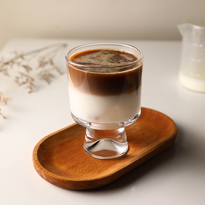 High-legged ice cream cup, cold drink coffee cup, dessert yogurt pudding juice glass cup, exquisite Fuji Mountain cup Application Scenario