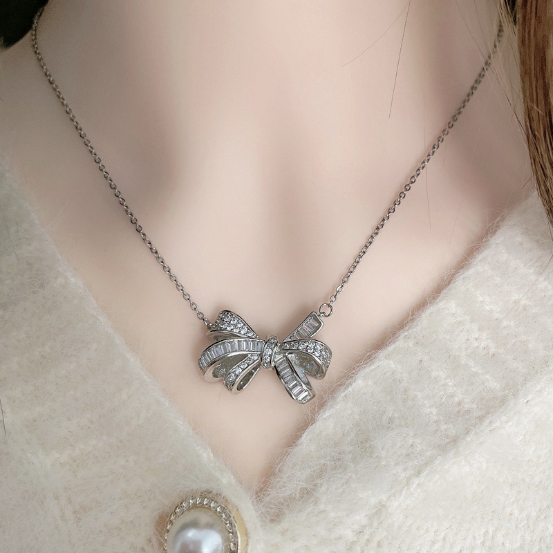 Light luxury bow, full diamond, high-end ring, necklace set, women's quality, versatile ring, niche fashion collarbone chain Application Scenario