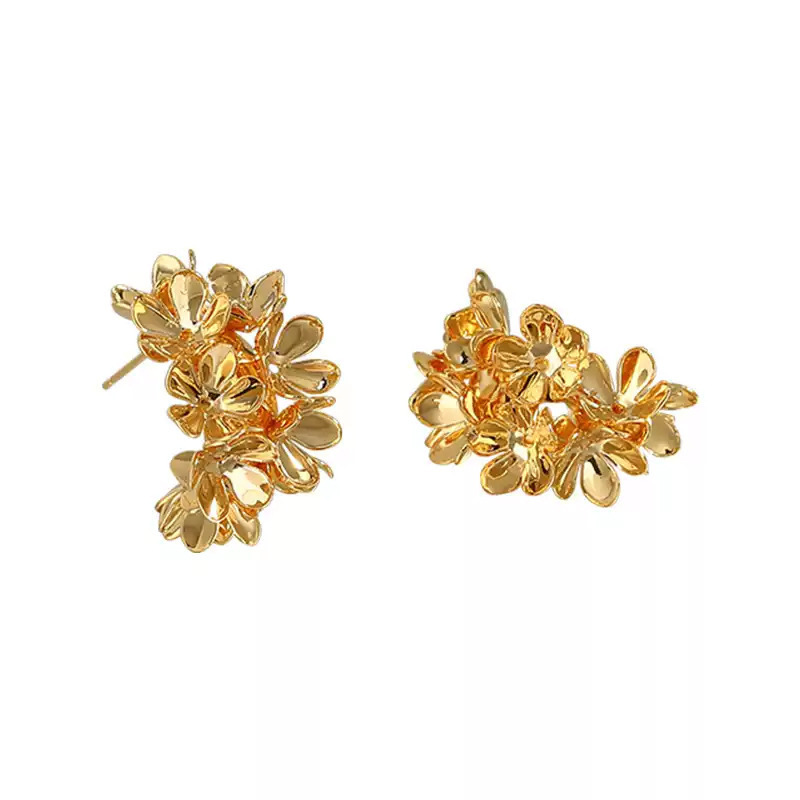 Golden flower C-shaped earrings for women, a new 2025 bestseller with a high-end feel. Metal stud earrings, retro and unique style Item Picture