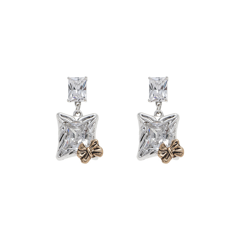 925 Silver Needle Light Luxury Bow Stud Earrings, fashionable ins Elegant silver Versatile earrings, summer high-end exquisite earrings Item Picture