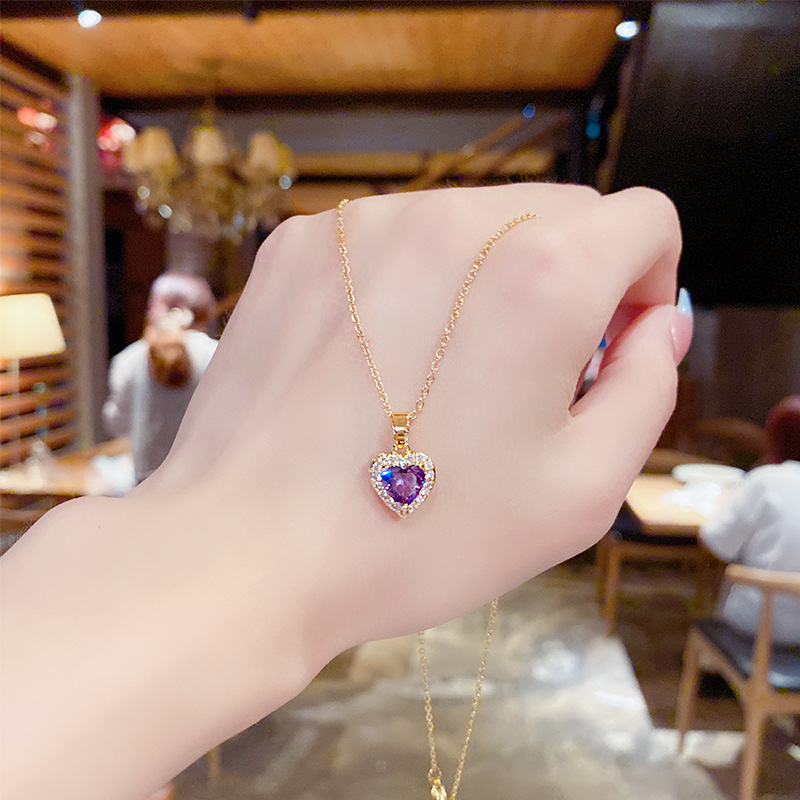 Korean version Ocean Heart necklace, versatile for women with zircon heart pendant, 2024 new trendy titanium steel necklace wholesale full figure