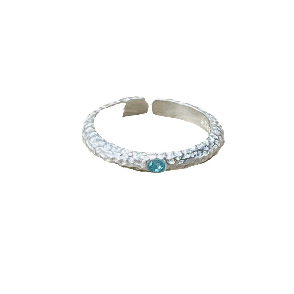 The Korean version aquamarine ring is a simple and fashionable tail ring for women. It features a unique design that is versatile and exudes a sense of sophistication. The opening is adjustable Item Picture