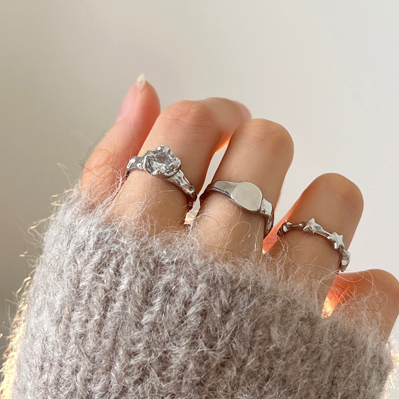 A niche design sense zircon texture, a cold style open ring, a fashionable and unique female star index finger ring, minimalist Specification drawing