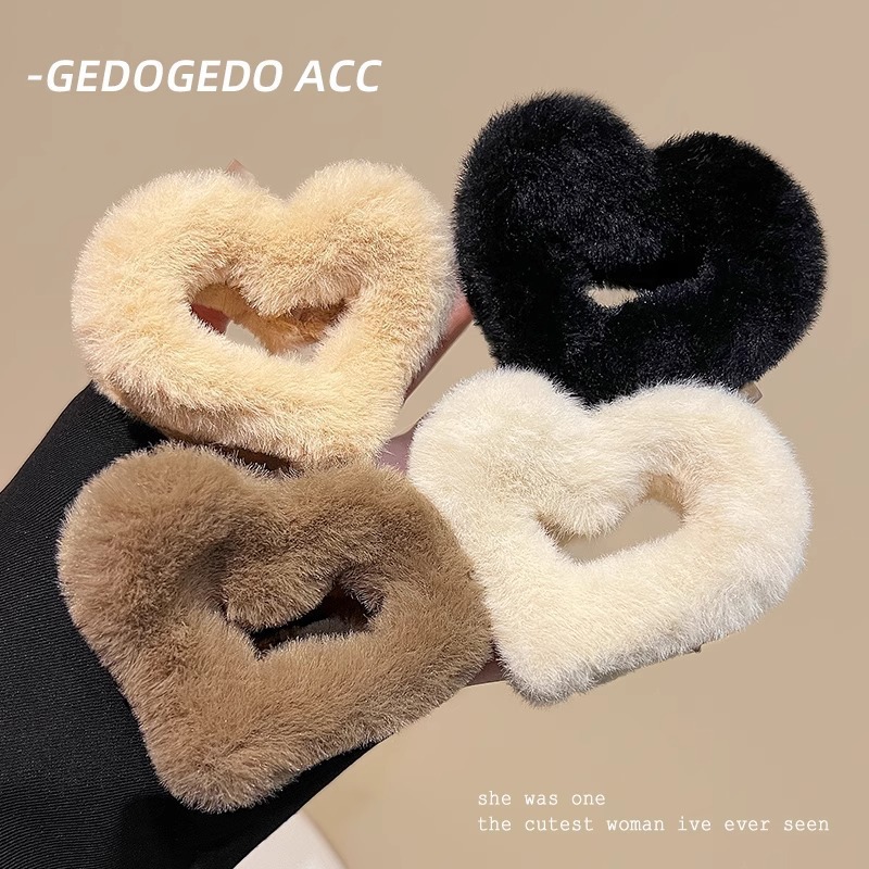 Maillard plush heart-shaped hairpin for women, half-tied hair clip at the back of the head, simple hairpin, medium-sized shark clip headwear full figure