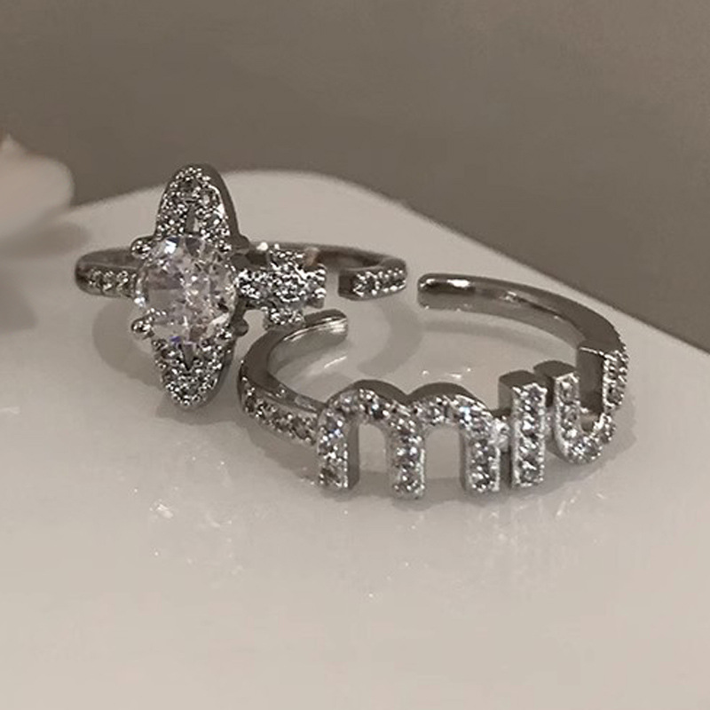 The Saturn Zircon open ring of the Empress Dowager of the West, a light luxury and high-end women's niche index finger ring, a fashionable and individual temperament ring Application Scenario