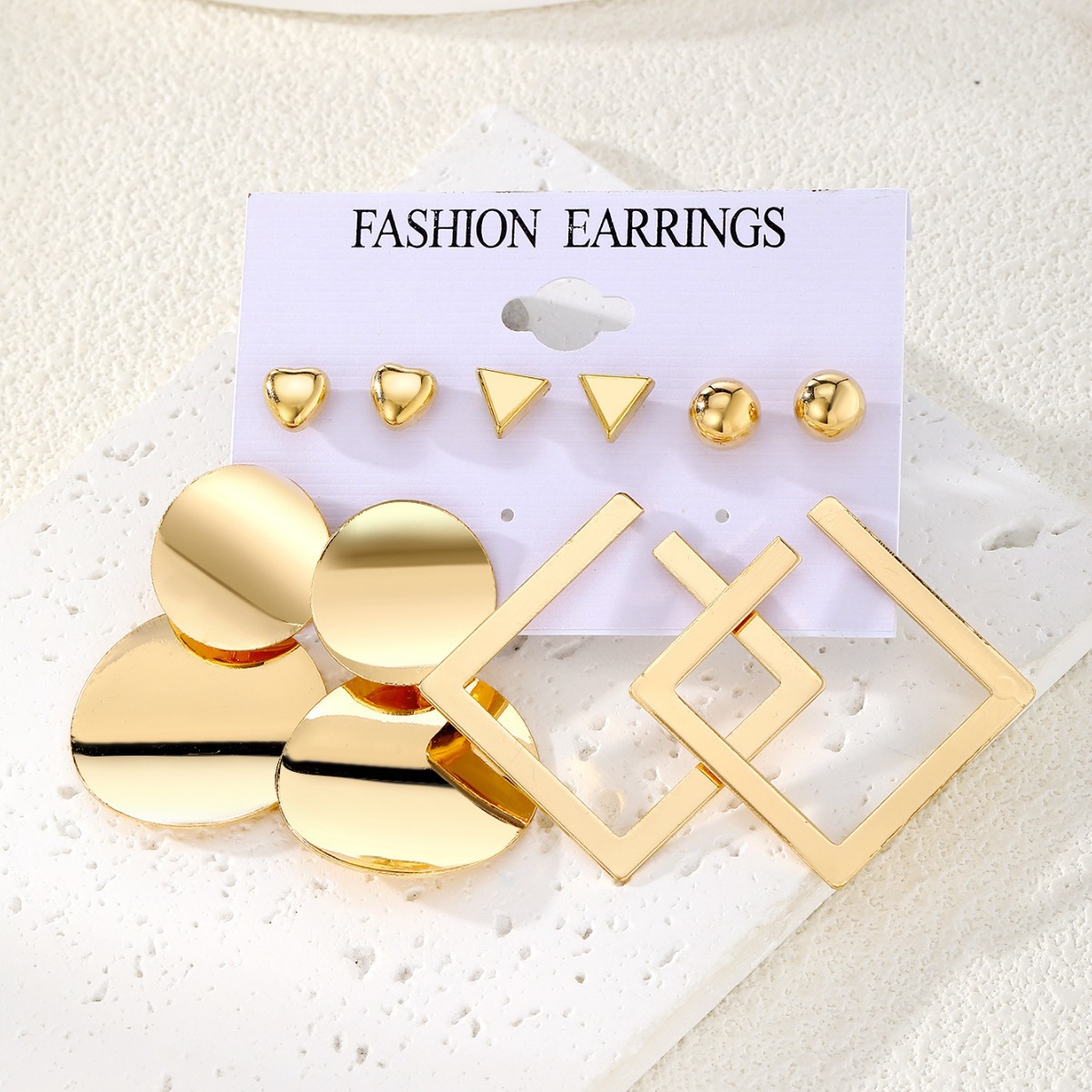 New cross-border exaggerated and personalized women's earrings from Europe and America, creative retro geometric quadrilateral golden ear ring set for women Application Scenario