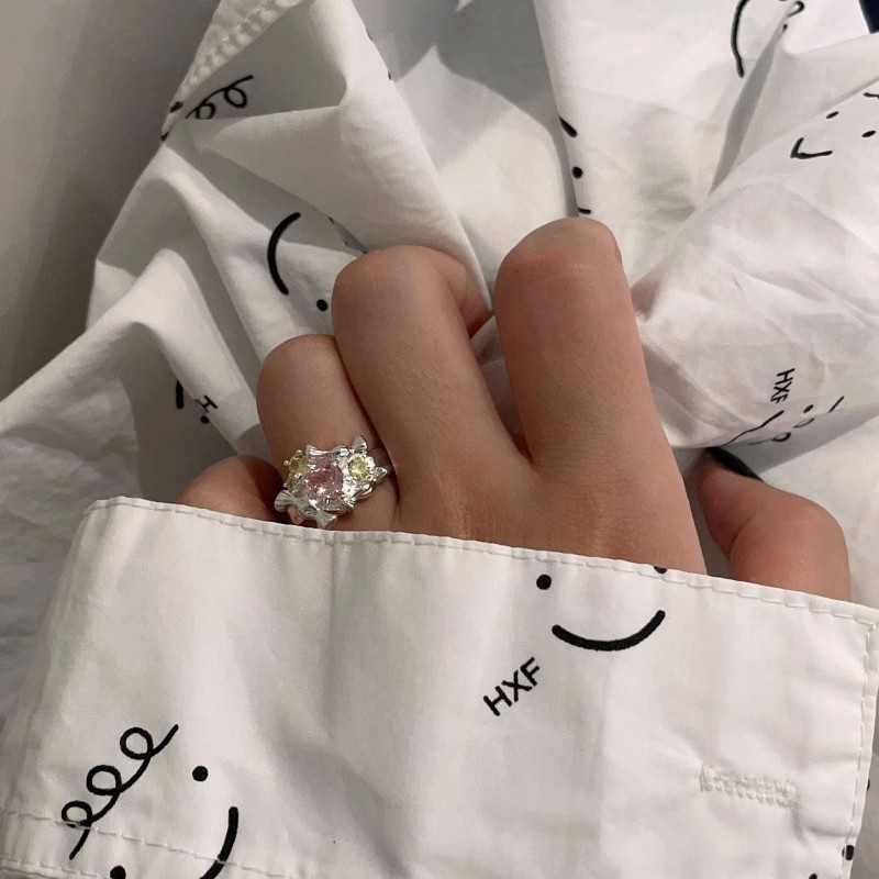 Dopamine colored heart-shaped zircon open ring, a unique and high-end design for women, y2k sweet and cool index finger ring Specification drawing