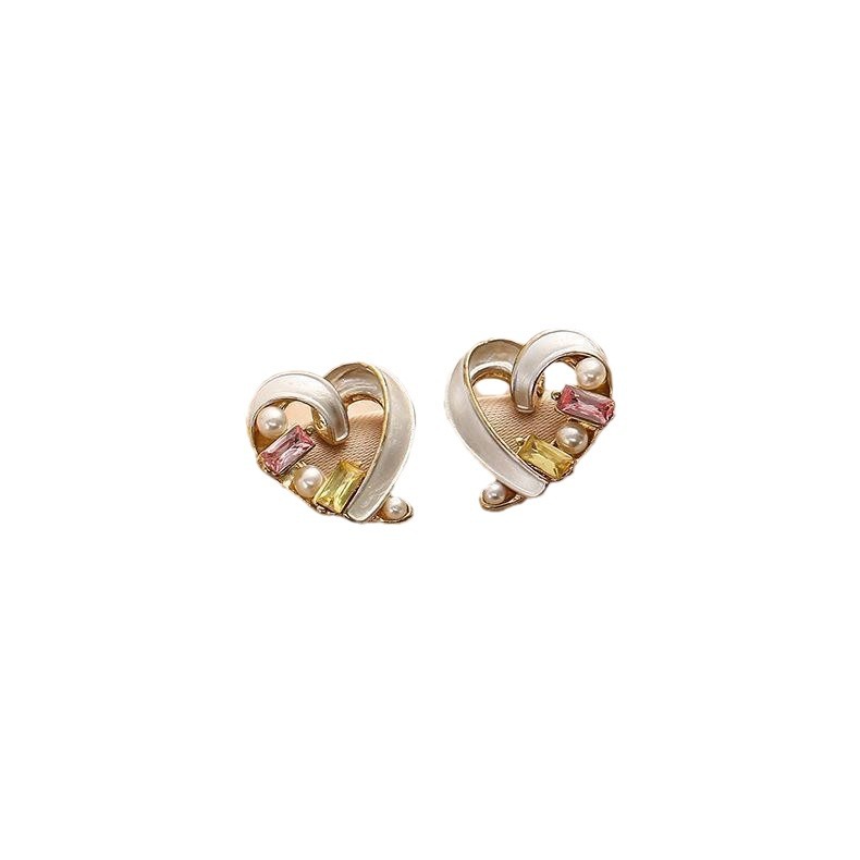 Light luxury, versatile, high-end fashion earrings, ins Korean style, niche style, design sense ear studs, 2025 new earrings Item Picture