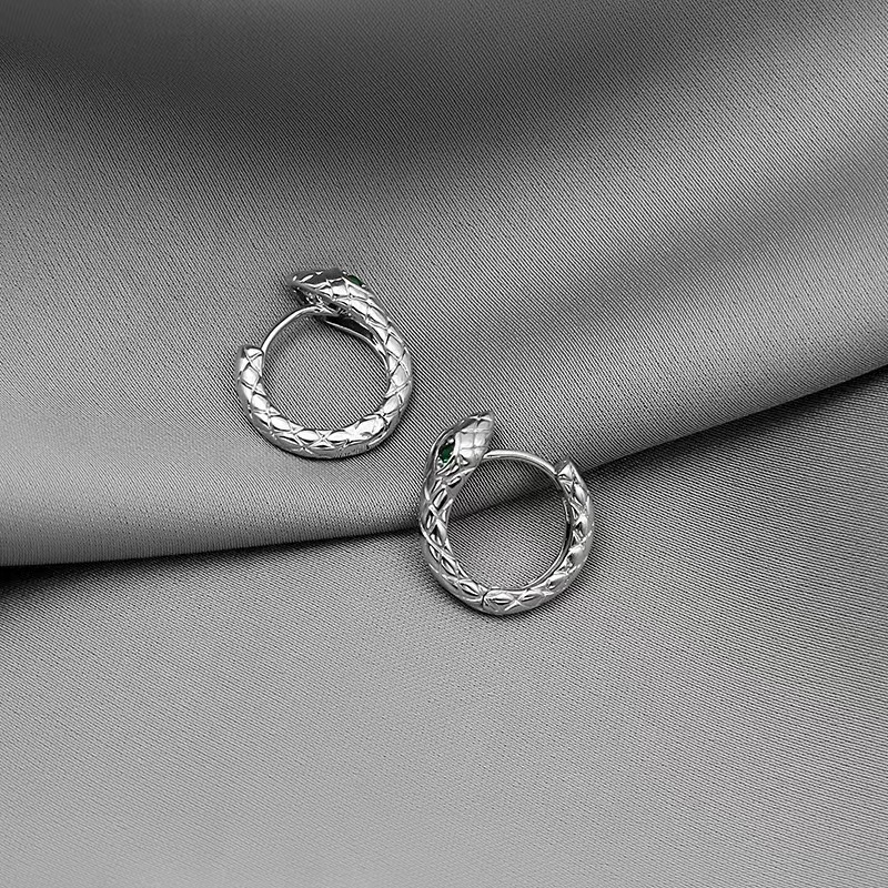Super cool! New Korean-style snake-shaped ear buckles with diamonds, a unique and trendy style, simple and individual earrings for girls Specification drawing