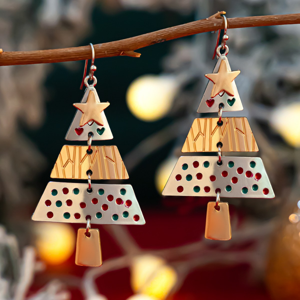 European and American cross-border jewelry Christmas pine pendant necklace set, ins style three-dimensional metal collarbone chain Application Scenario