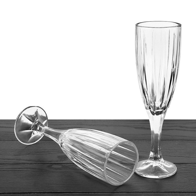 KING embossed glass highball wine glass with engraved patterns, thick and durable wine glass, high-end household multi-purpose glass Application Scenario