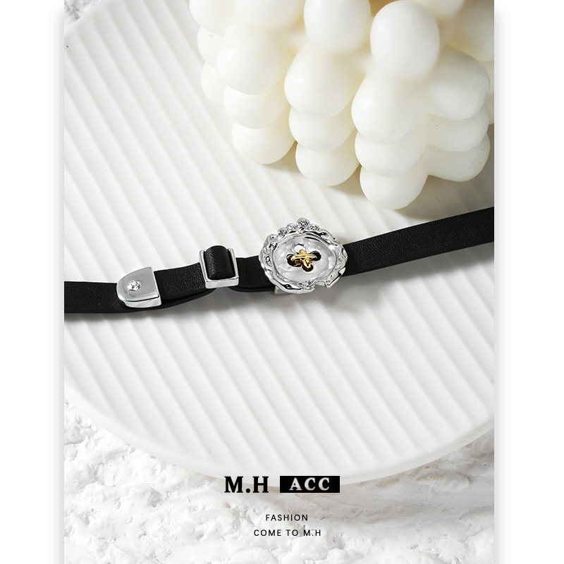 Leather button necklaces, punk style street choker fashion necklaces, hot girl niche design necklaces wholesale Specification drawing