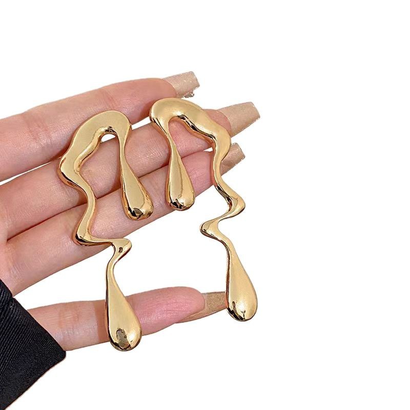 Retro metal irregular teardrop stud earrings 2025 new bestseller design sense earrings, exaggerated and unique European and American earrings Item Picture