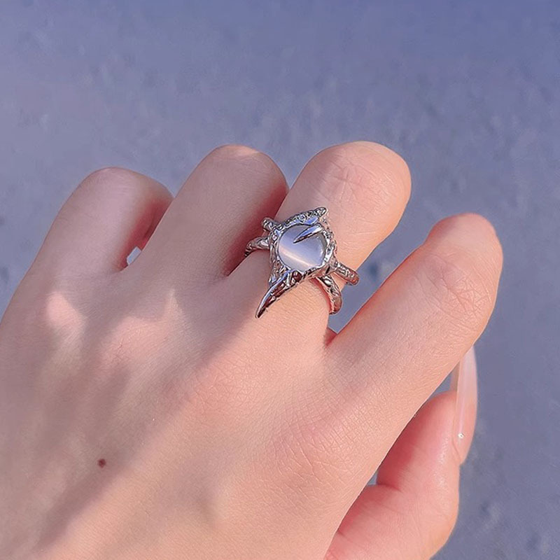 A trendy, dark and high-end cat-eye stone open ring for women, featuring a cold and individualistic style, is fashionable and exquisite details Picture