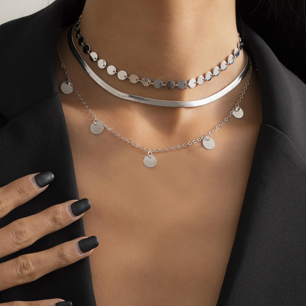 European and American cross-border jewelry, simple and elegant round pendant set, trendy geometric fine chain collarbone chain for women details Picture