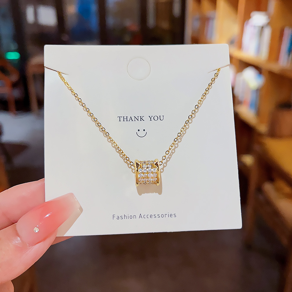 Korean diamond-encrusted pendant with a niche design sense, light luxury and versatile collarbone chain, high-end and elegant necklace, titanium steel wholesale for women details Picture
