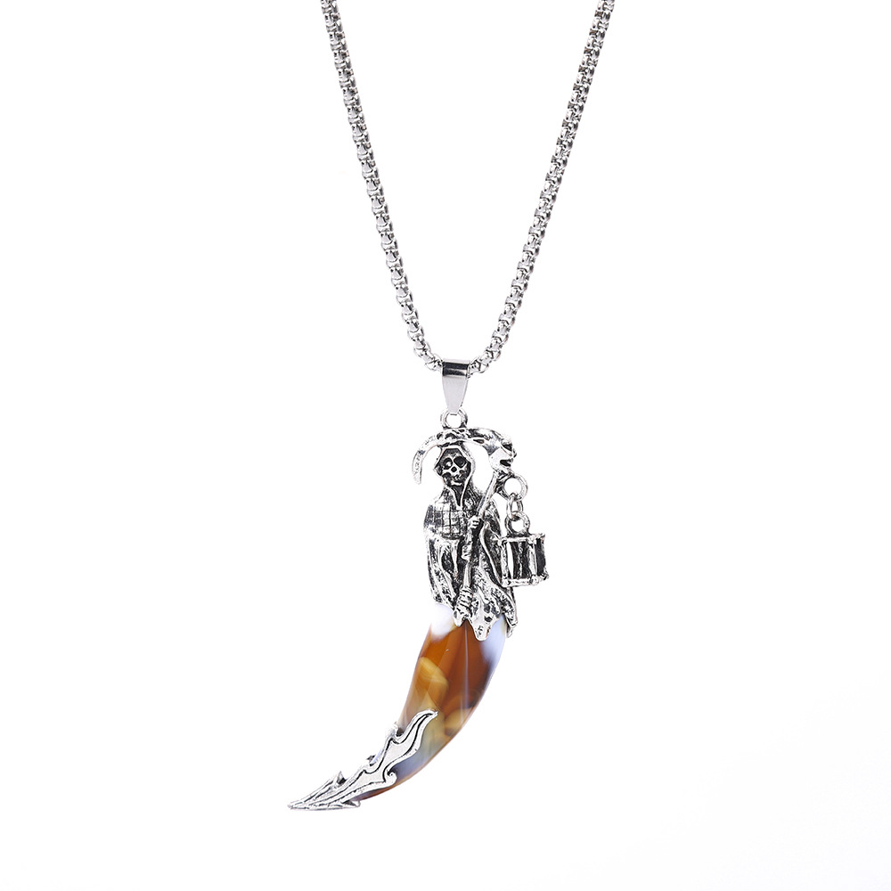 Retro and powerful death scythe simulation Wolf tooth titanium steel necklace, European and American hip-hop electroplated pendant accessories wholesale Item Picture
