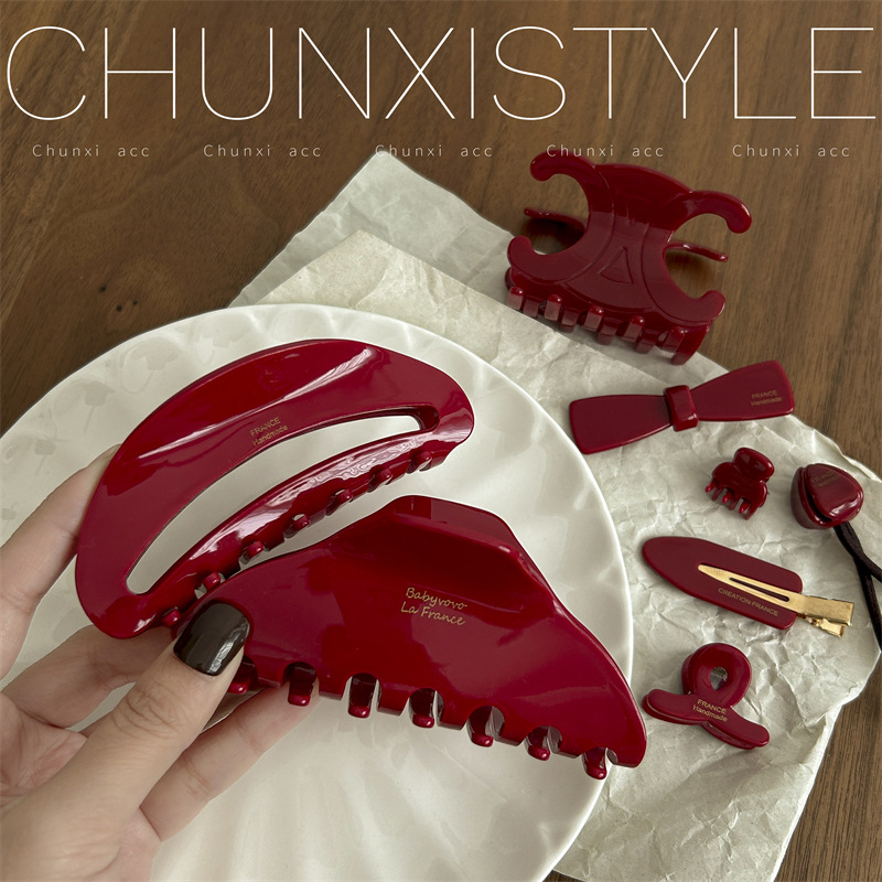 Red French retro style hair clips for women, autumn and winter bangs, broken hair clips, high-end side acetate hair accessories Application Scenario