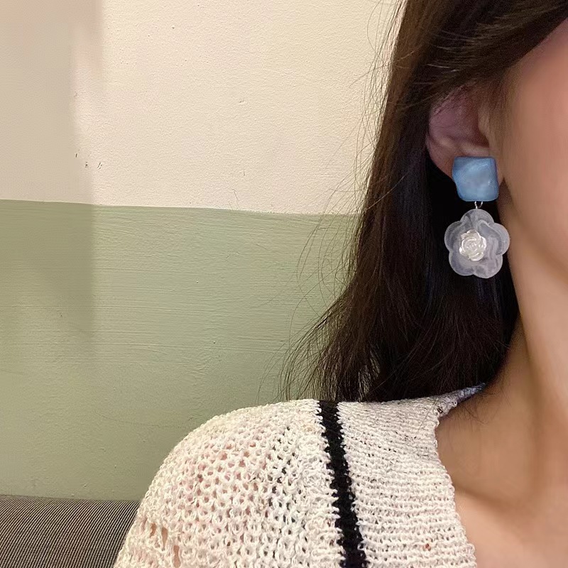 Summer camellia flower jelly-like earrings, women's fresh and elegant earrings, blue earrings, high-end style, seaside stud earrings details Picture