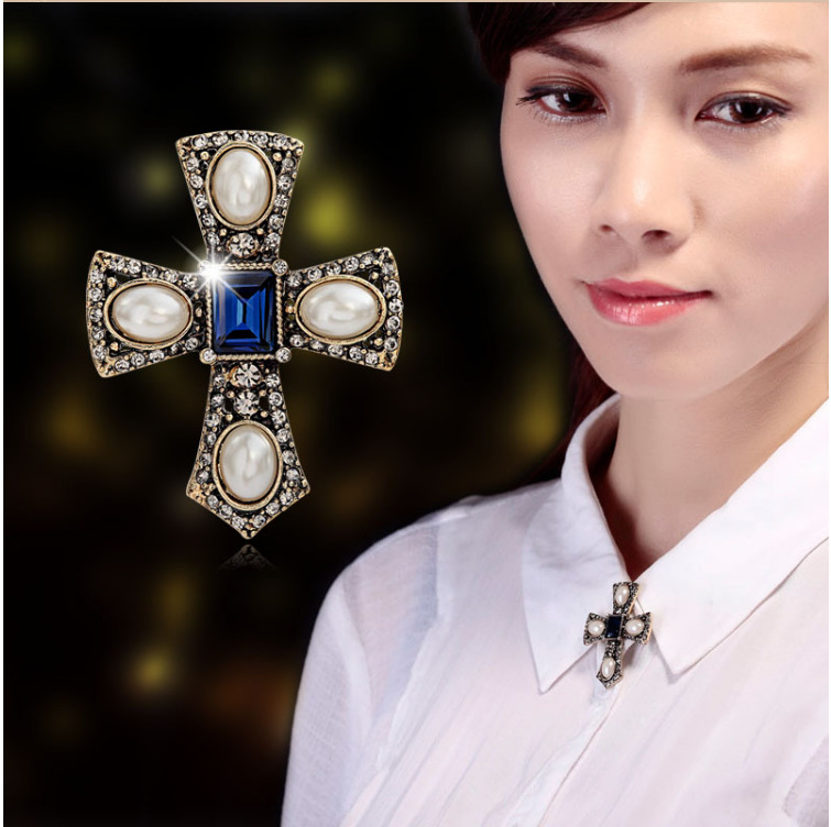 Z8 new style best-selling retro pearl cross high-quality diamond-encrusted brooch and brooch wholesale, direct sales from Yiwu factory details Picture
