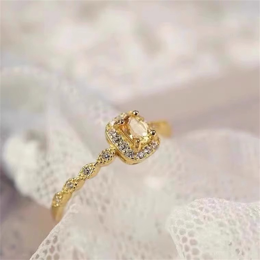 A light luxury yellow zircon open-top ring for women, a niche design with a high-end feel, is a versatile and elegant ring trend Application Scenario