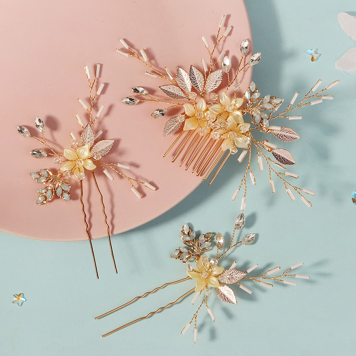 Bridal accessories, photography, photo shoots, hair accessories, floral rhinestones, hairpins, handcrafted U-shaped hairpins, ancient costumes, Hanfu, updo hair accessories full figure