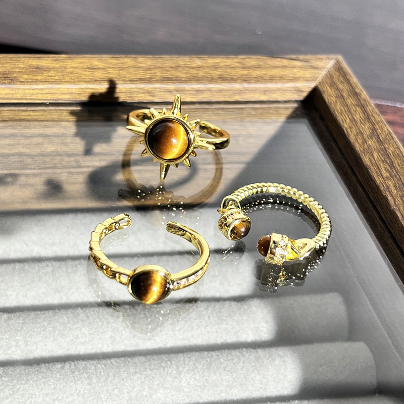 New Chinese-style retro sunflower star tiger's eye stone temperament ring, a fashionable index finger ring with a cold and unique style for women Application Scenario