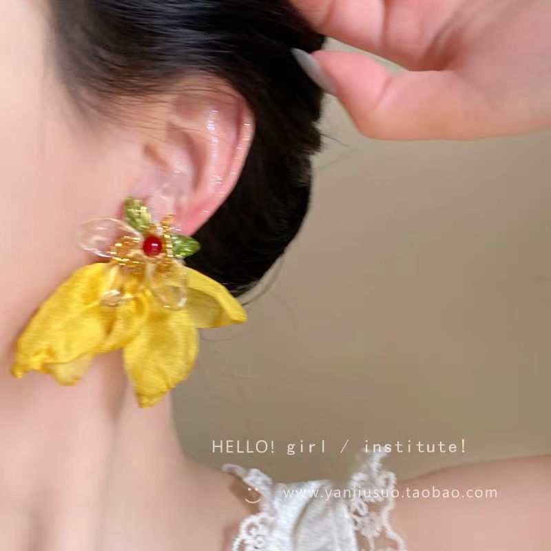 Super fairy earrings, yellow chiffon flower, personalized and exaggerated earrings, stud earrings, new vacation and travel accessories details Picture