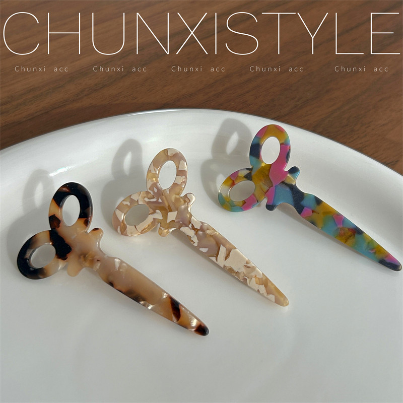 Korean retro geometric scissor hairpins, Korean InS-style acetate color duckbill-shaped hairpins with a girlish personality full figure