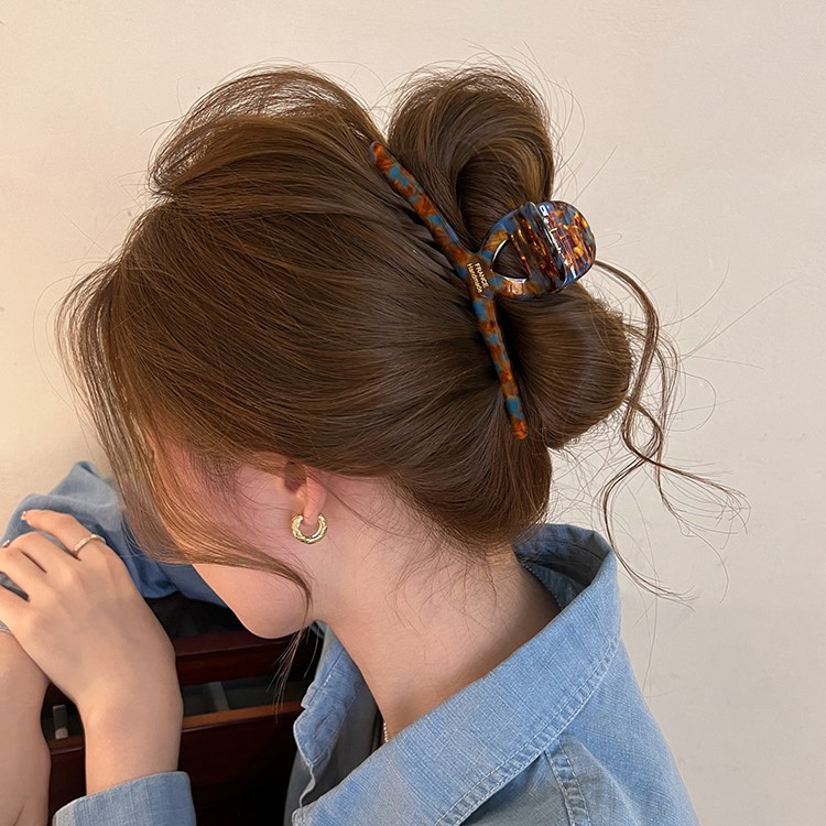 High-end acetate claw clip for women, large back of the head, shark clip, 2025 new retro style hair clip headwear full figure