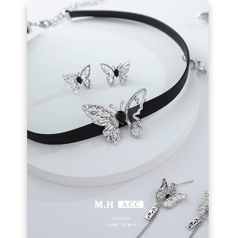 New calligraphy and painting butterfly necklace for women, with a new Chinese style and high-end feel, black leather collar, punk trend wholesale necklace details Picture
