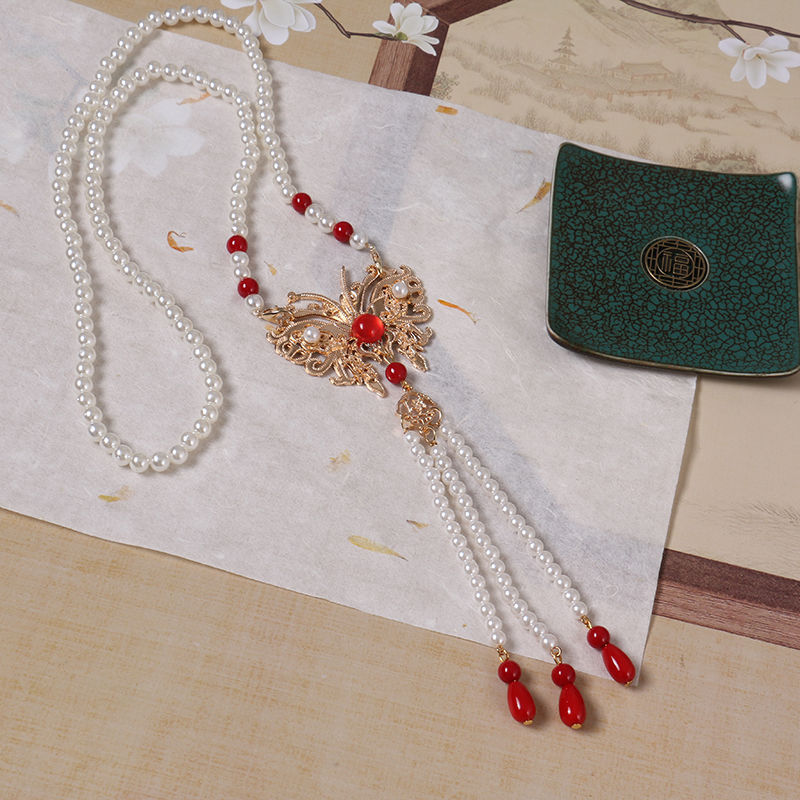 Wholesale of 2024 new alloy butterfly necklace, women's ancient-style horse face dress accessories, Hanfu cheongsam tassel accessories Application Scenario