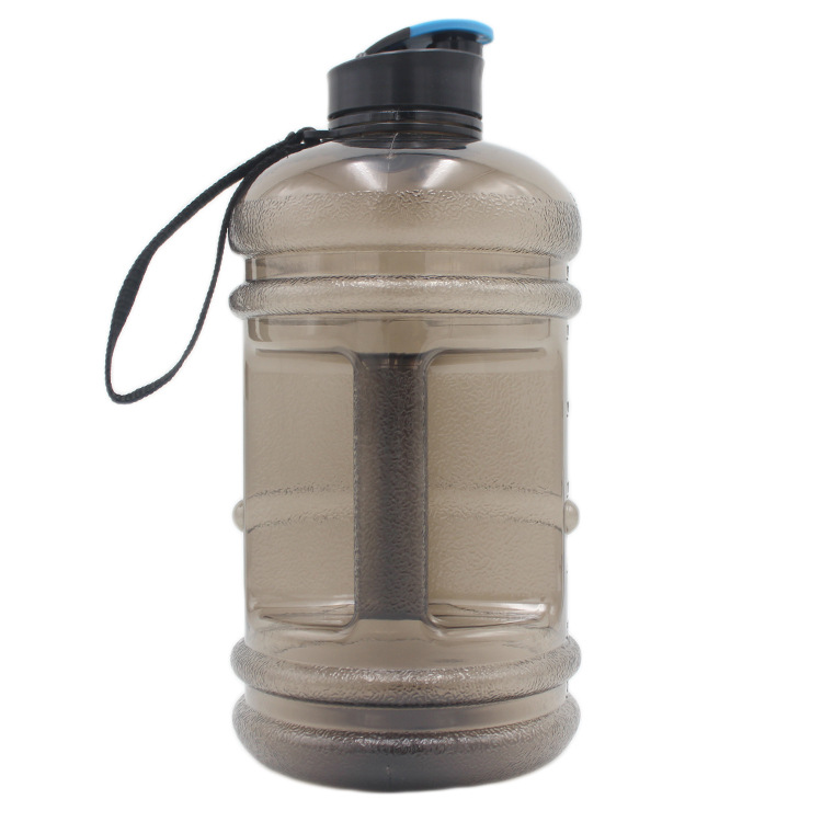 Factory direct sales of 2.2L sports water bottles, large capacity black ones in stock for wholesale. 2.2L water bottles for fitness full figure