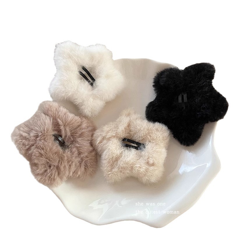 Large plush five-pointed star hair clip, fluffy BB clip, bangs clip, back of the head broken hair clip, star bye clip hair accessory Item Picture