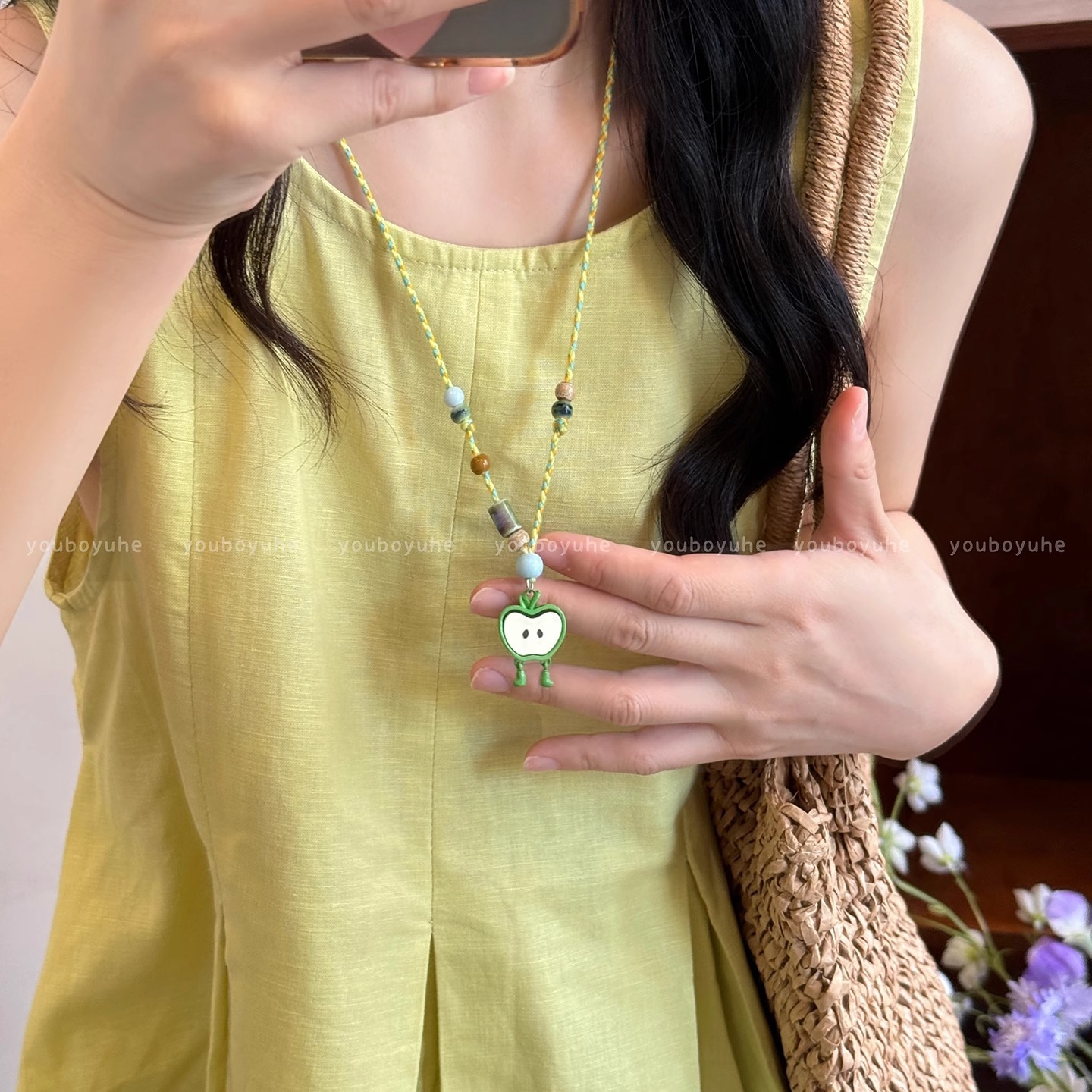 Cute and fun apple pendant necklace for women, unique, simple and versatile, fashionable and trendy neckchain, collarbone chain Specification drawing