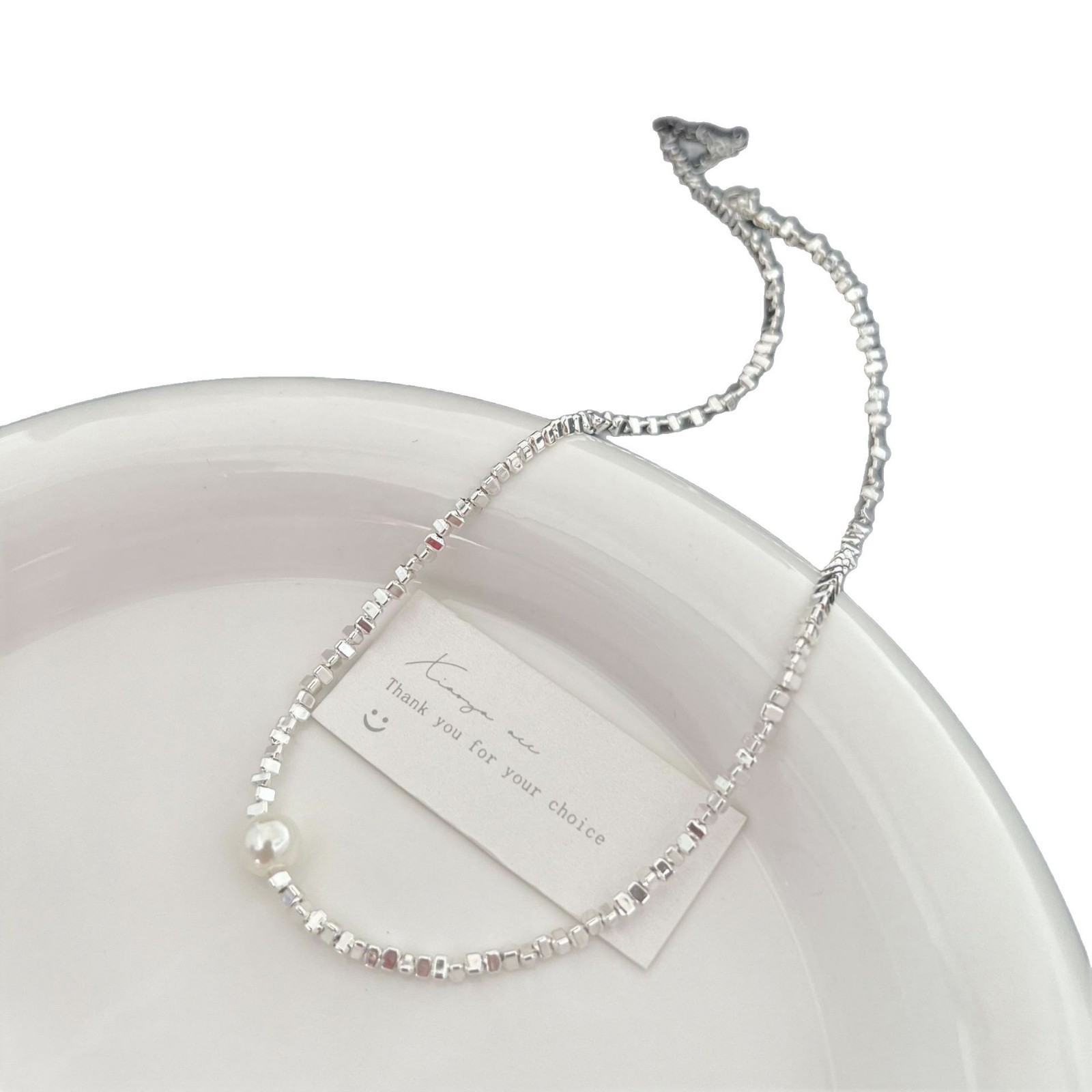 French light luxury style silver pearl pendant necklace, fashionable design sense for girls, niche collarbone chain, neck chain Item Picture