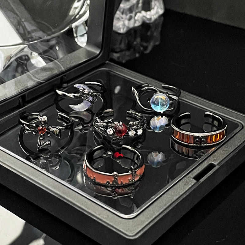Maillard retro urban film style open ring for women, irregular moonstone, niche and cold style food ring Application Scenario