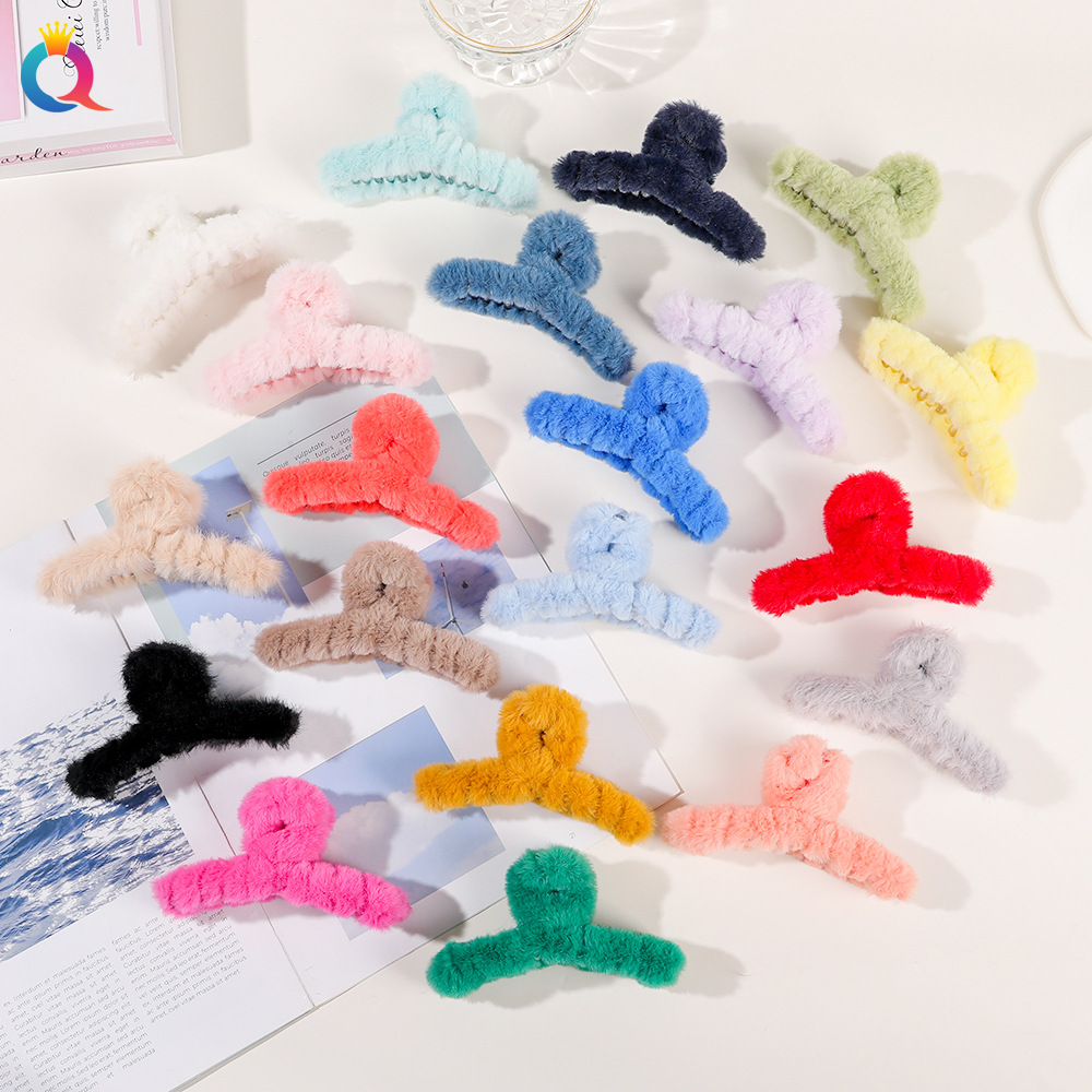 Wholesale of Qiyue Cross-border Autumn and Winter plush hair clips, large hair clips, updo shark clips, women's hair accessories full figure