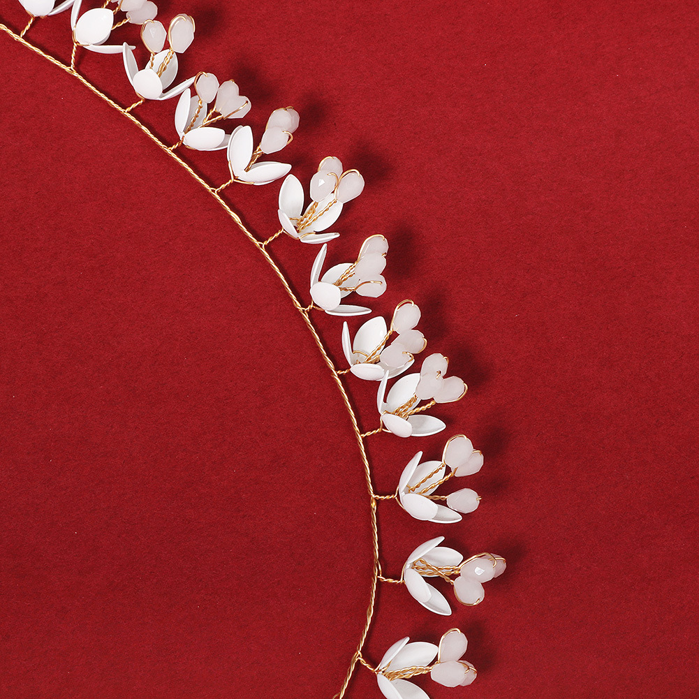 European and American cross-border bride accessories, white flower crystal headband, fashionable ball party headwear, handcrafted accessory headband Specification drawing