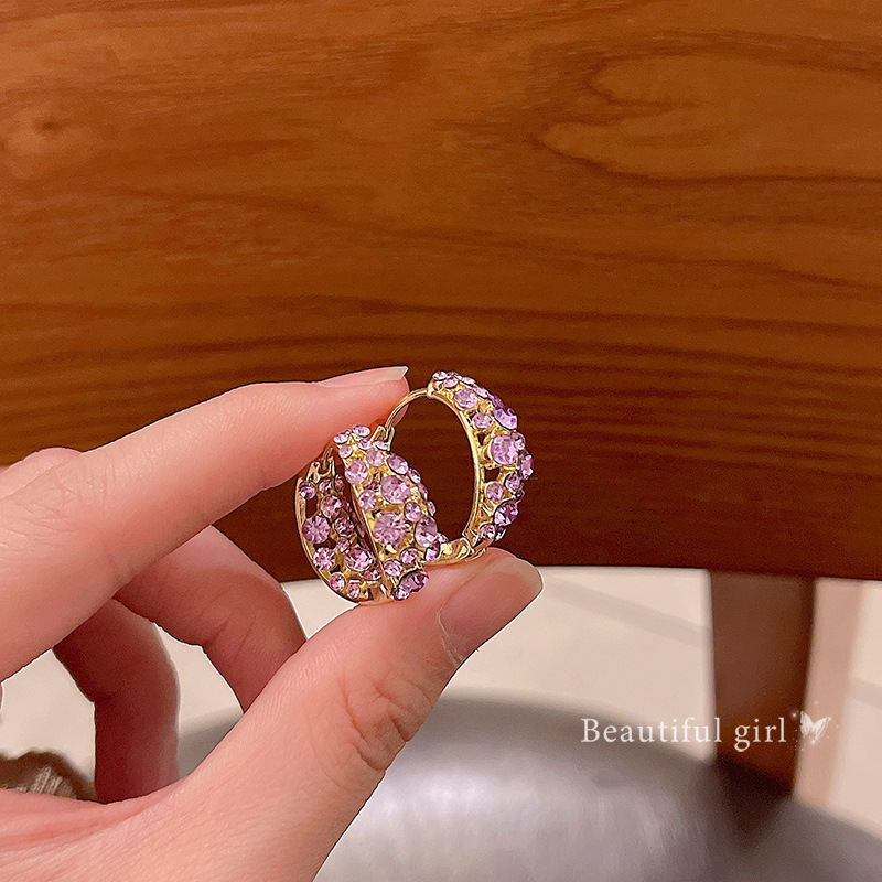 Super fairy-like purple full-diamond zircon earrings, a trendy and fashionable in-style ear ring, with a unique and high-end feel. Wholesale of earrings full figure