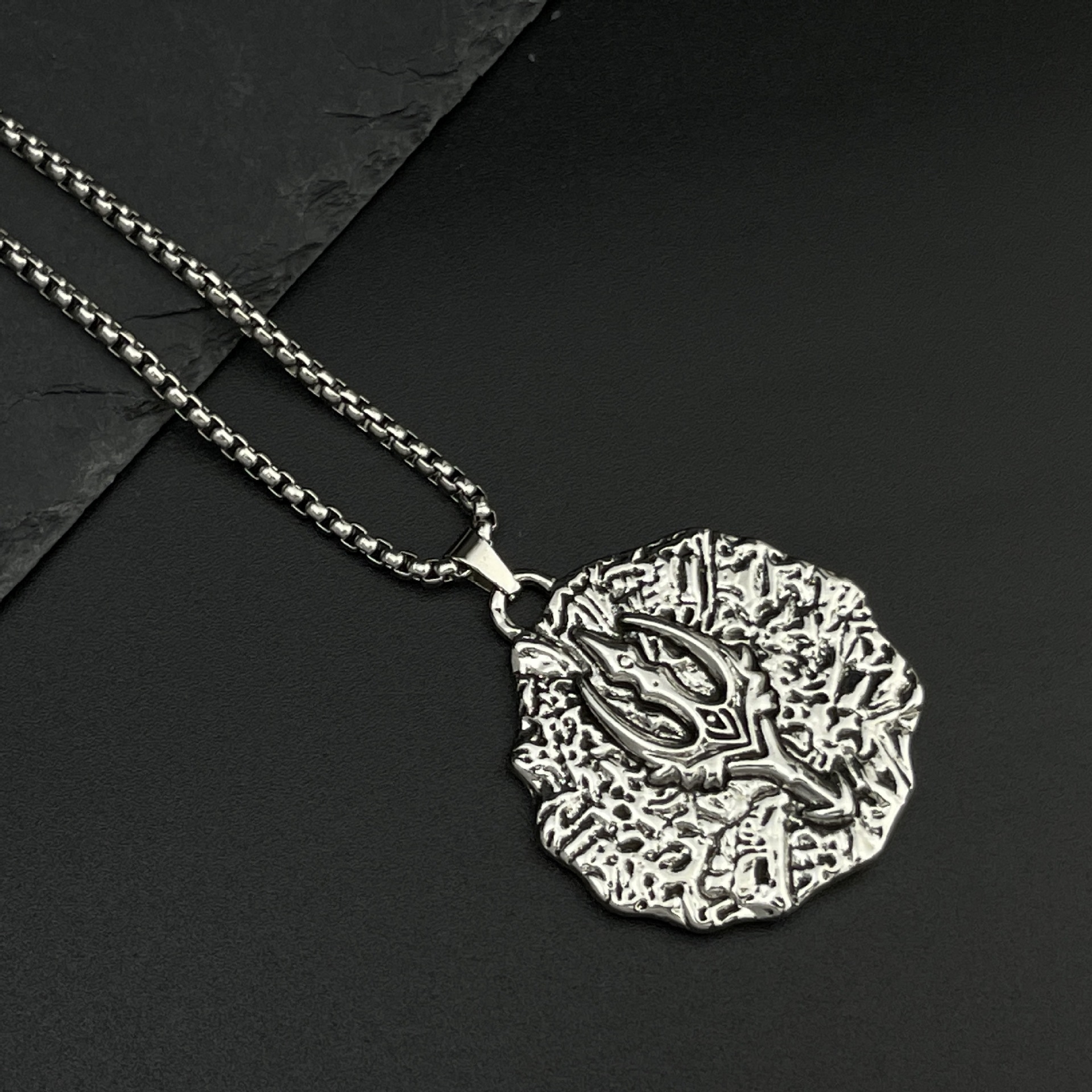 Cross-border Nordic Poseidon Trident alloy pendant, retro, niche and individual hip-hop style titanium steel necklace Specification drawing