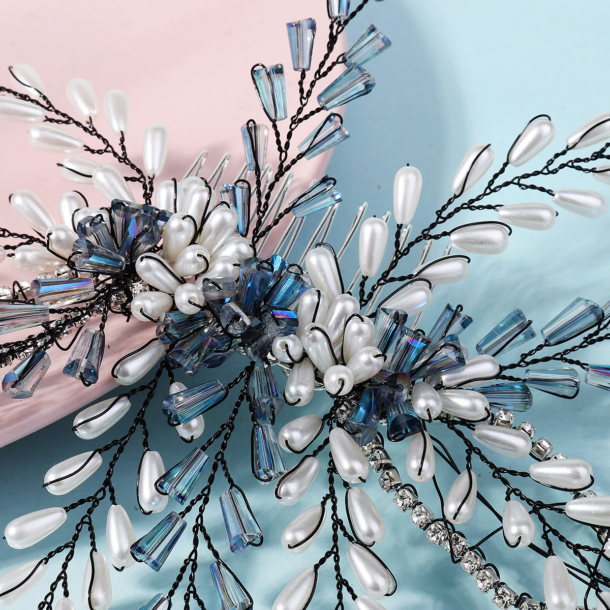 European and American cross-border accessories, versatile bridal hair combs, wedding balls, party upsets, headwear, handcrafted pearl and crystal hair combs Application Scenario