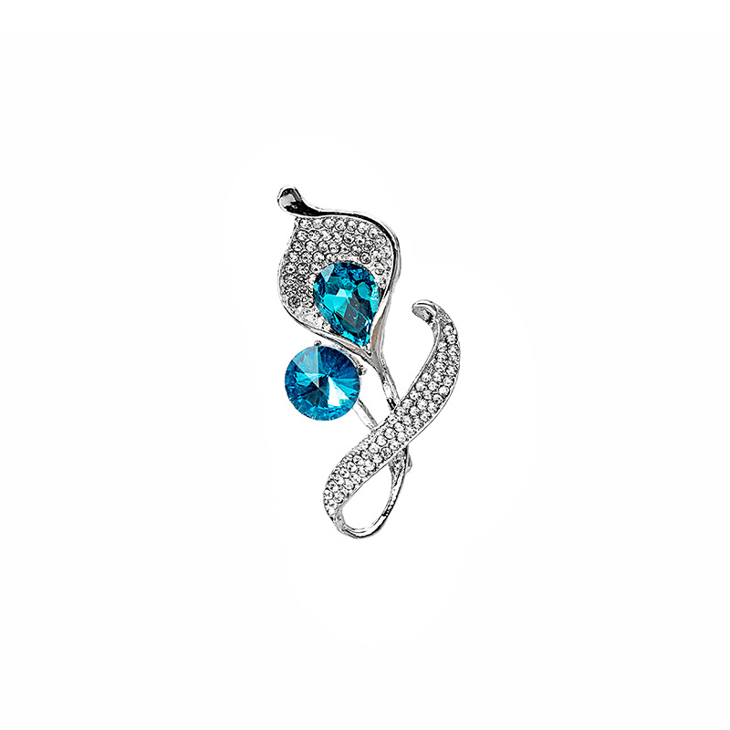 European and American exaggerated floral-shaped women's brooches, fashionable blue crystal calla lily brooches, elegant and refined corsages Item Picture